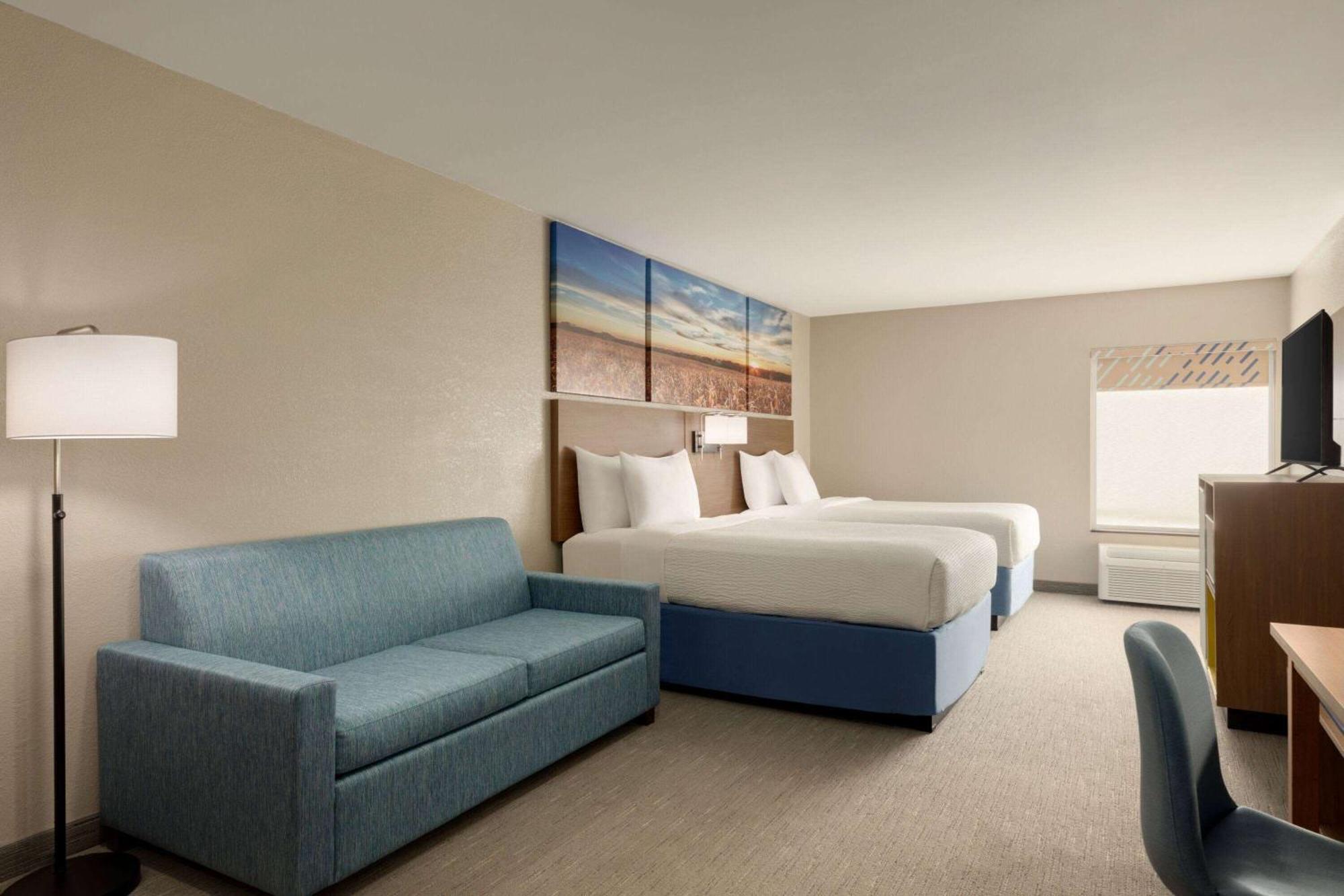 Days Inn By Wyndham Hillsboro Экстерьер фото