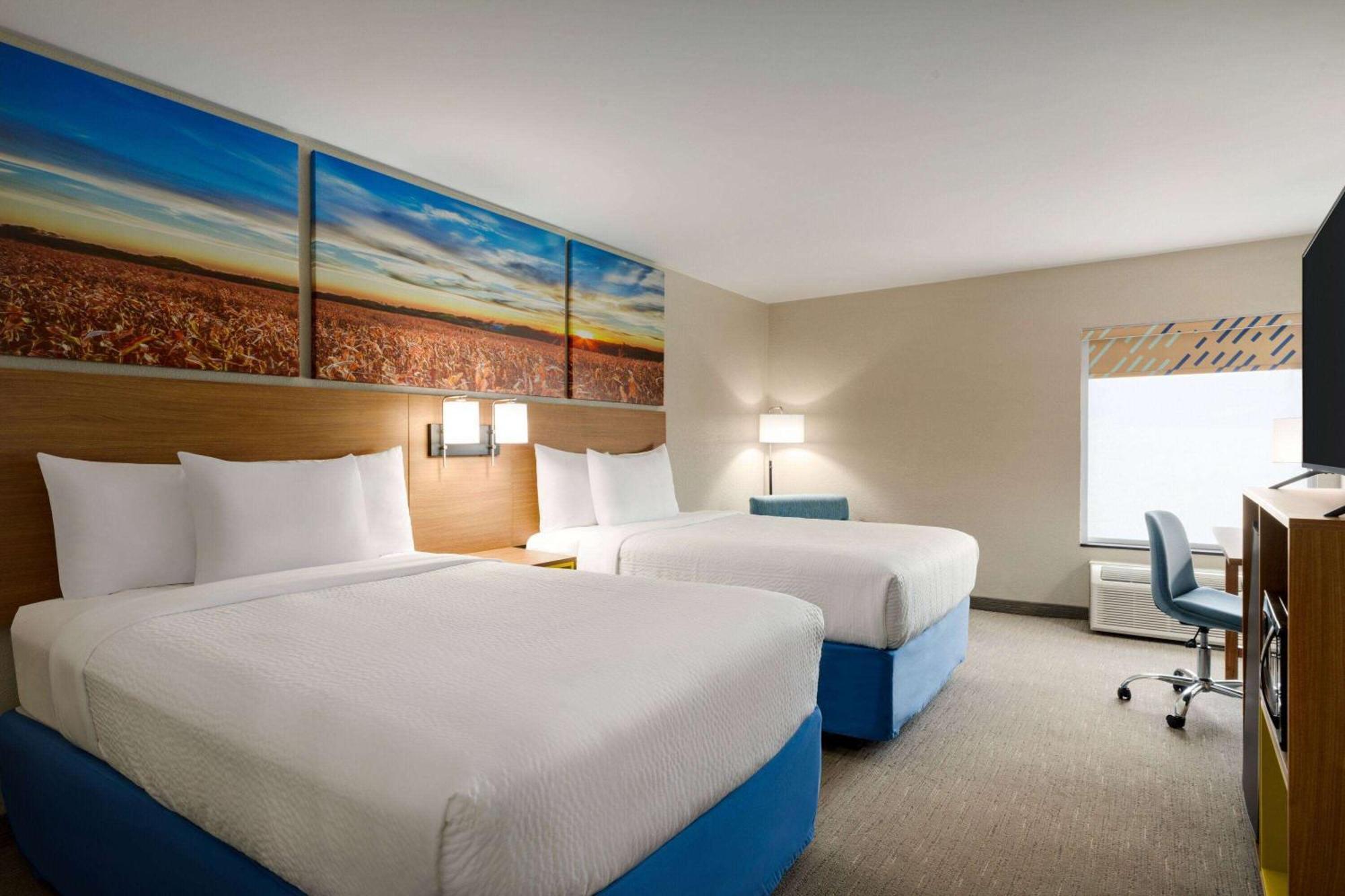 Days Inn By Wyndham Hillsboro Экстерьер фото