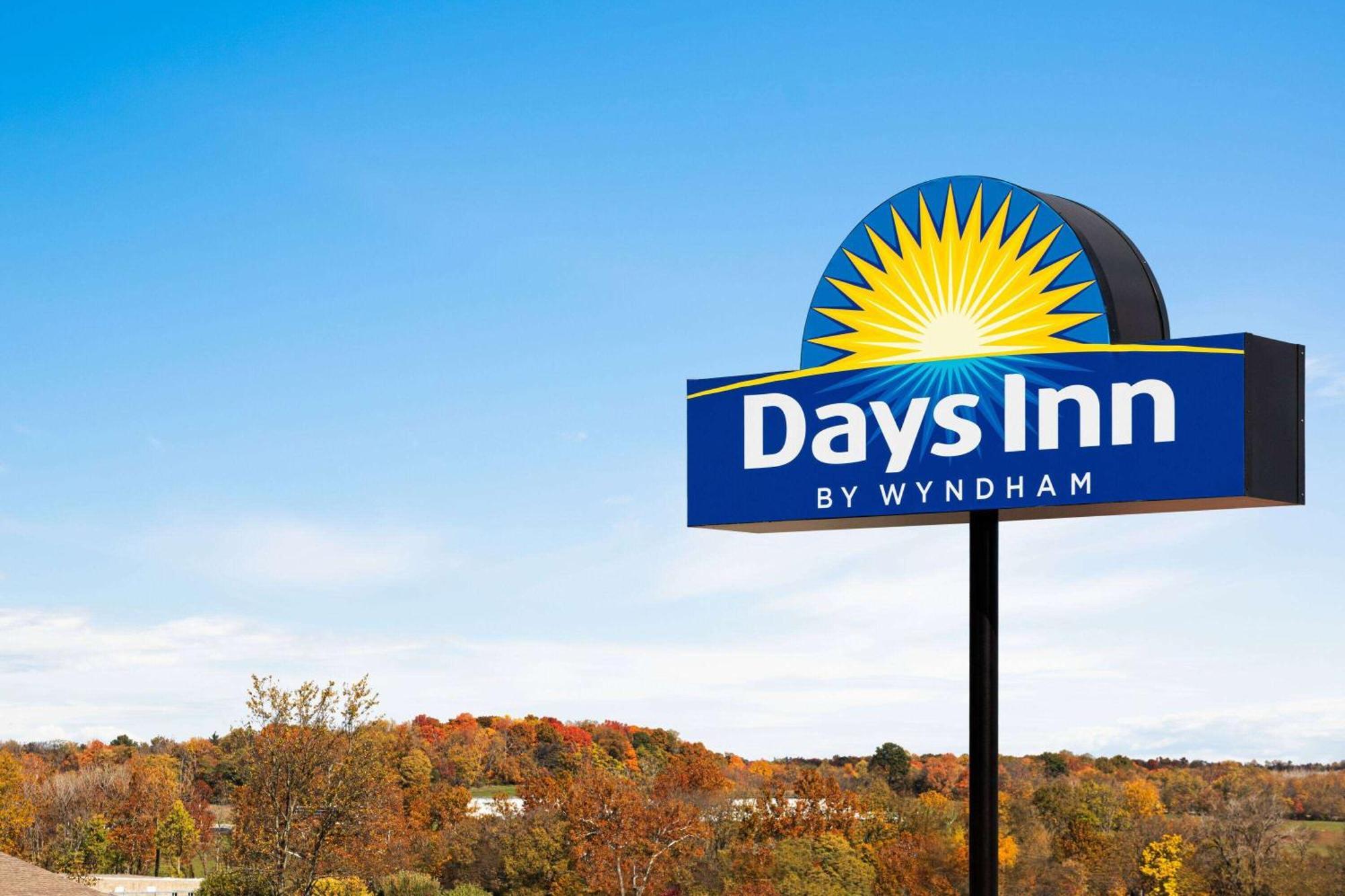 Days Inn By Wyndham Hillsboro Экстерьер фото