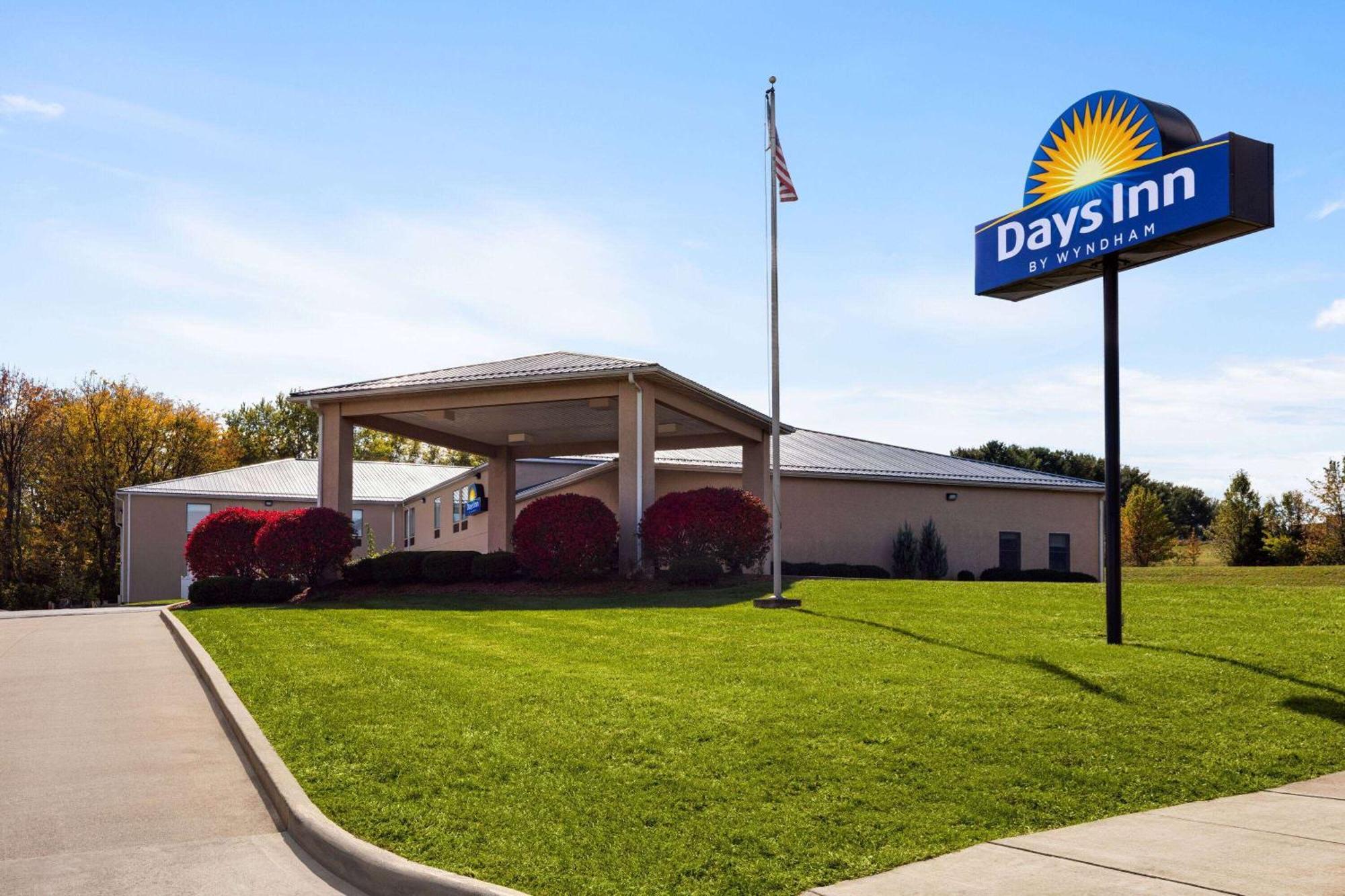Days Inn By Wyndham Hillsboro Экстерьер фото